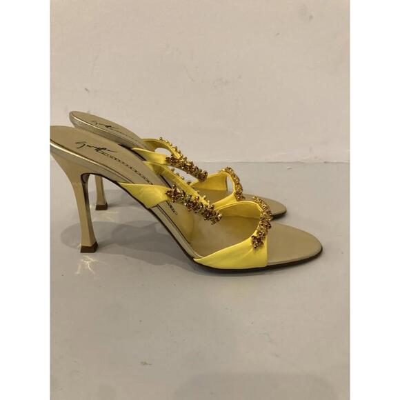 Crush Of The Day: Giuseppe Zanotti Gold Sandals — Très Haute  Elegant Giuseppe Zanotti Yellow Satin Heels with Crystal Accents